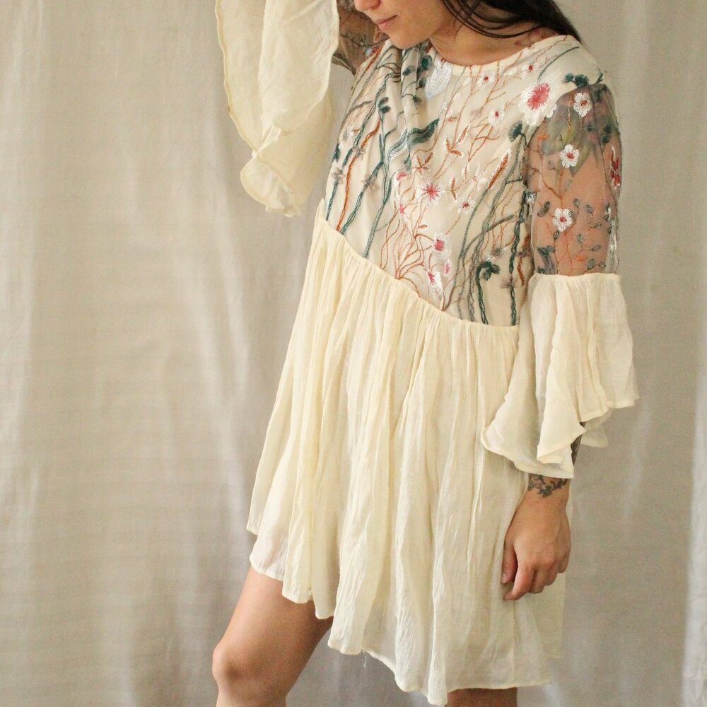 Floral Bell Sleeved Mini Dress
